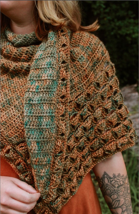 Magnolia Shawl // Free Crochet Shawl Pattern