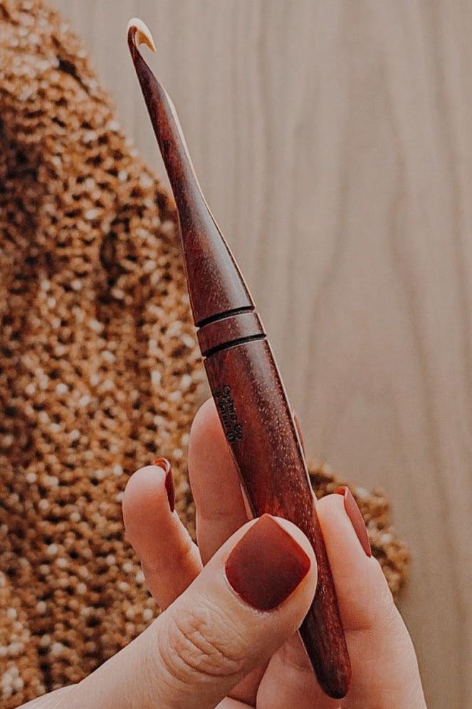 Exotic Duo Colored Sorrel Crochet Hook – OphireCo